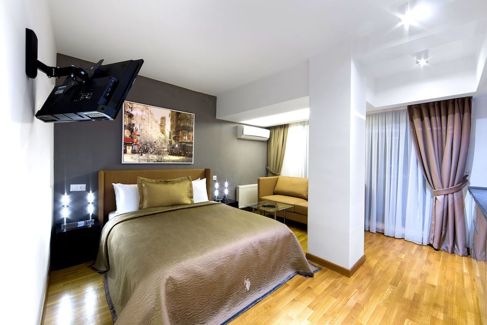 undefined The Place Hotel 4