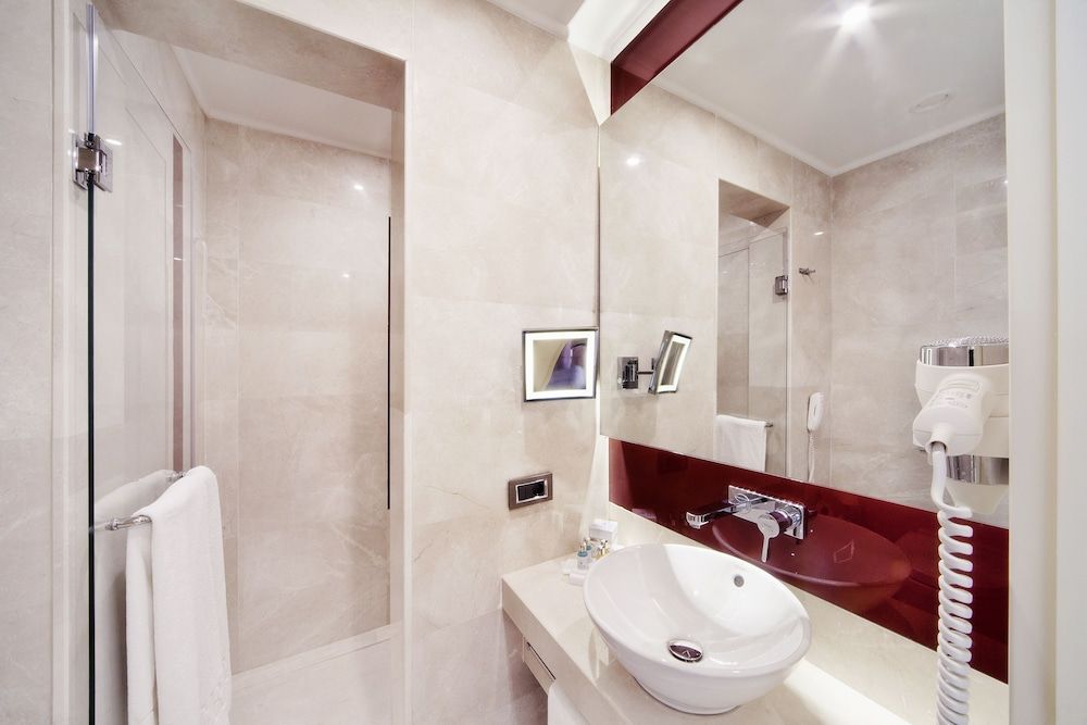 Grand Hotel De Pera Standard Double Room 5