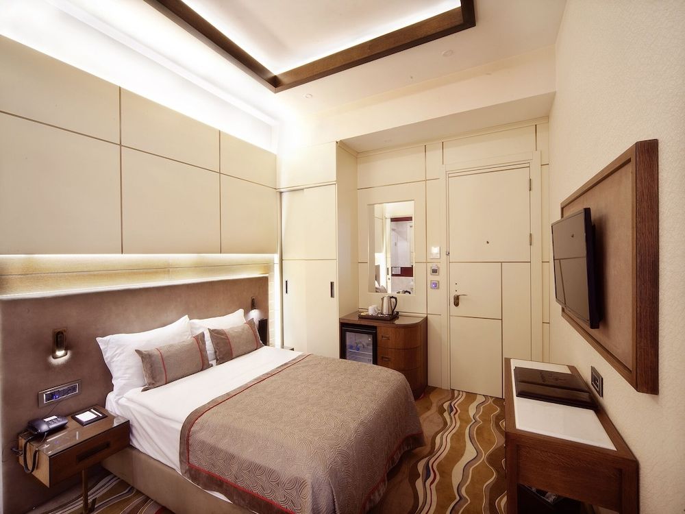 undefined Grand Hotel De Pera 9