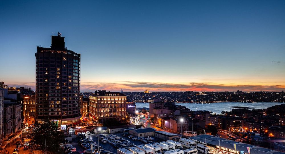 undefined Grand Hotel De Pera 8