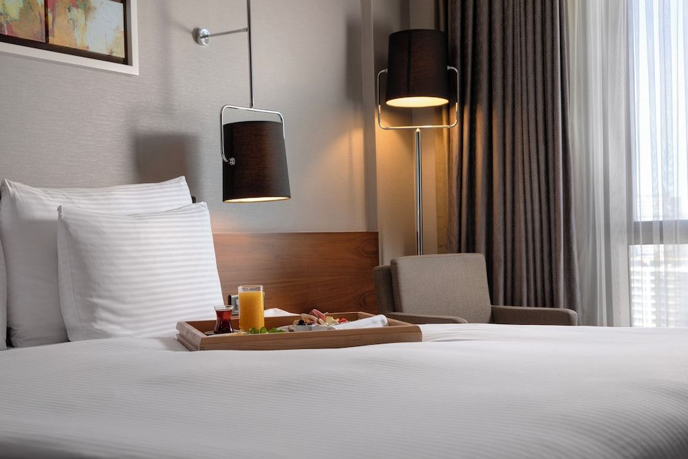 Grand Harilton Hotel Deluxe King 2