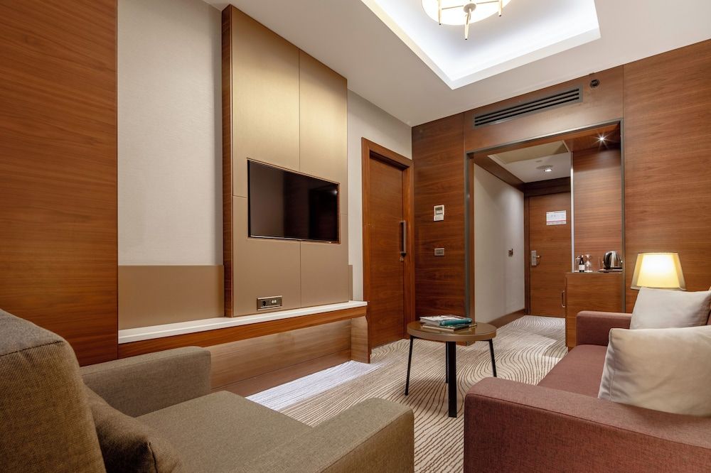 undefined Grand Harilton Hotel 10