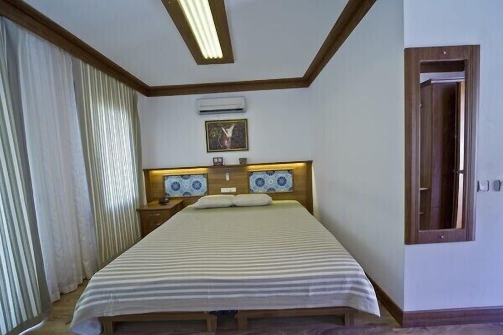 Otel Azmakhan Standard Room, Mountain View 3