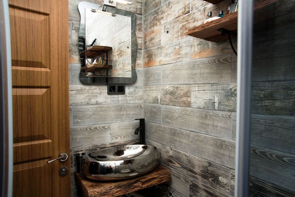 Cube Suites Suite, Smoking, Balcony 8