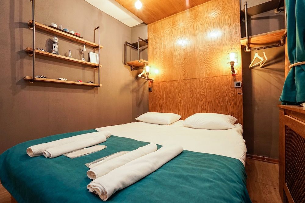 Cube Suites Family Suite, 1 Bedroom 3