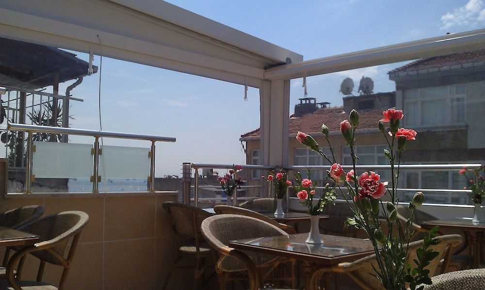 undefined Cube Suites 7