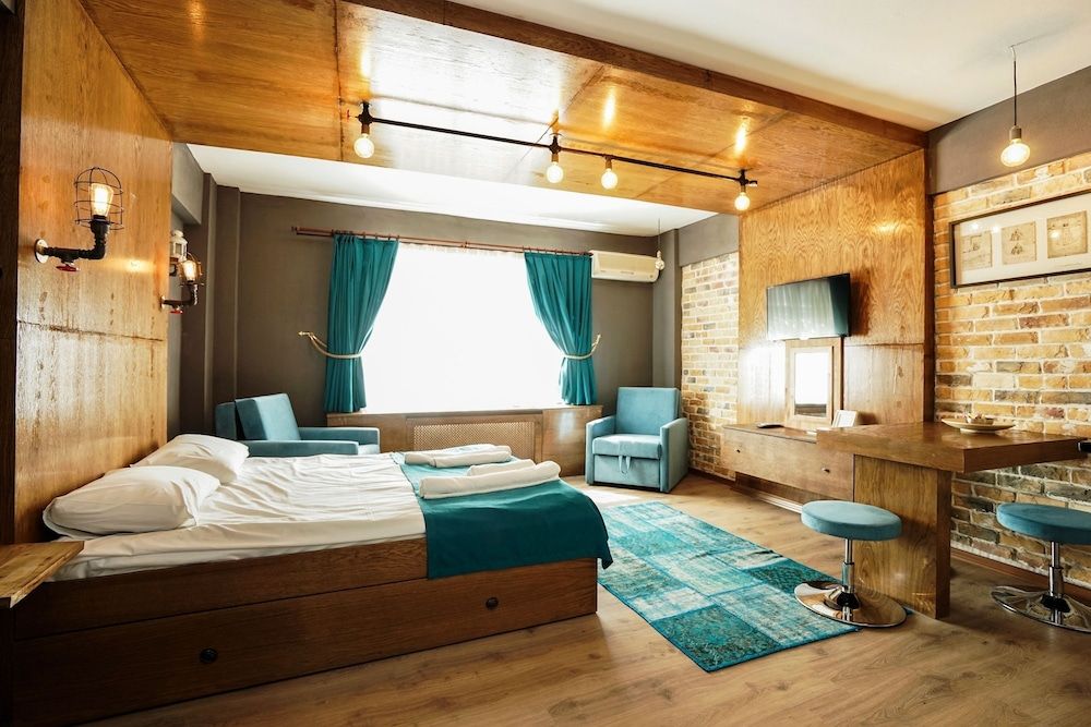 undefined Cube Suites