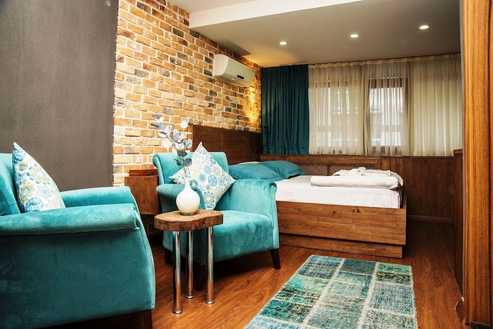 undefined Cube Suites 5