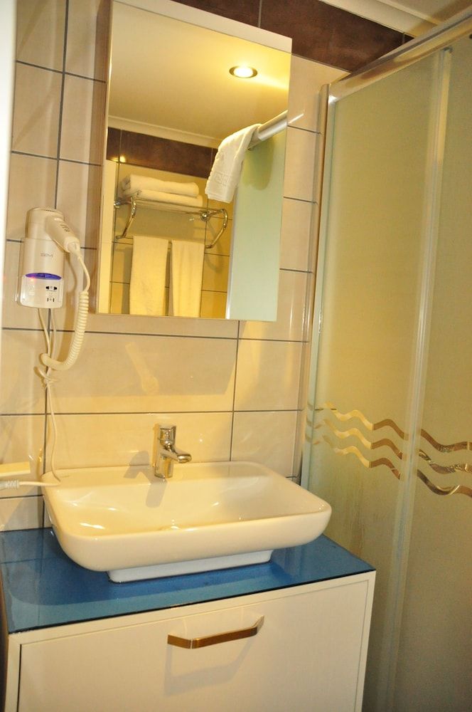 Aura Boutique Hotel Standard Double Room (One Double Bed, With Balcony) 8