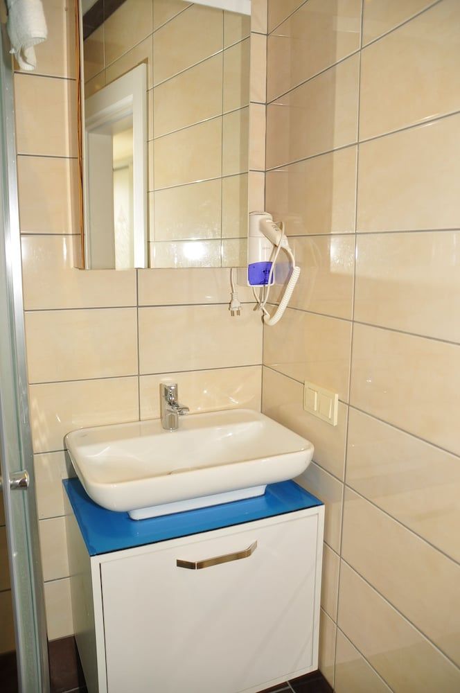 Aura Boutique Hotel Standard Double Room (One Double Bed, With Balcony) 6