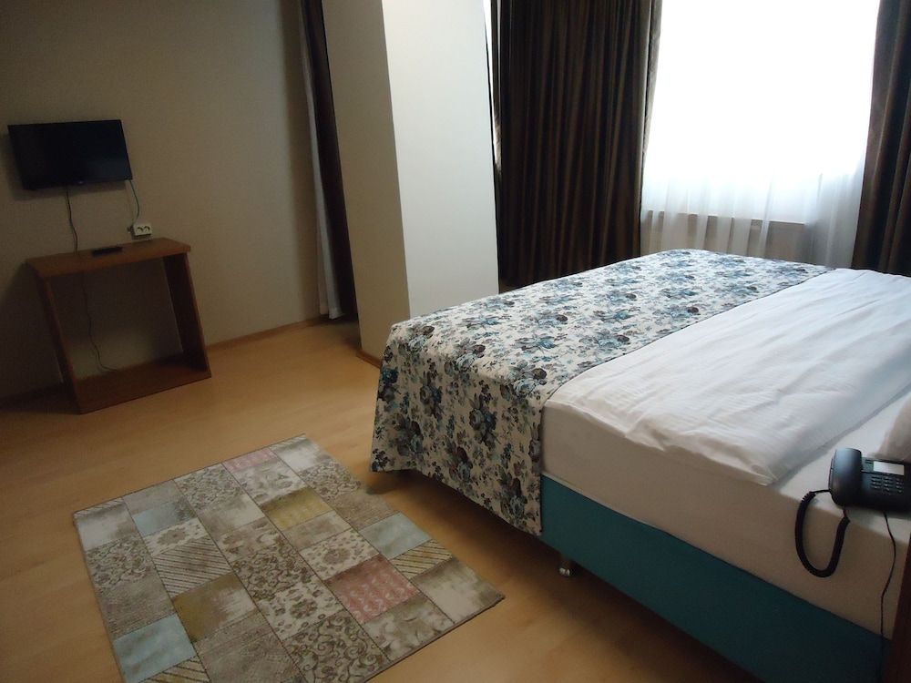 undefined Golden Lounge Hotel 6