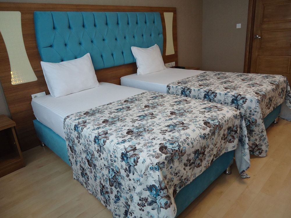 undefined Golden Lounge Hotel 7