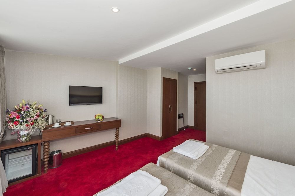 Escardin Hotel Standard Double or Twin Room 13