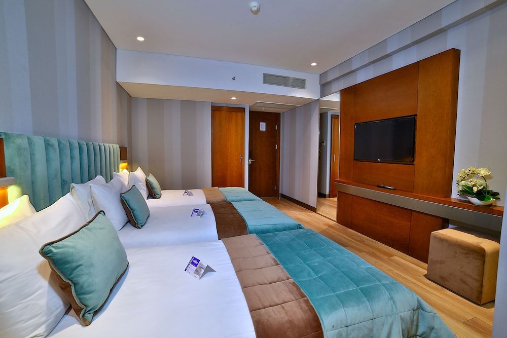 The Tango Hotel Istanbul Standard Triple Room 4