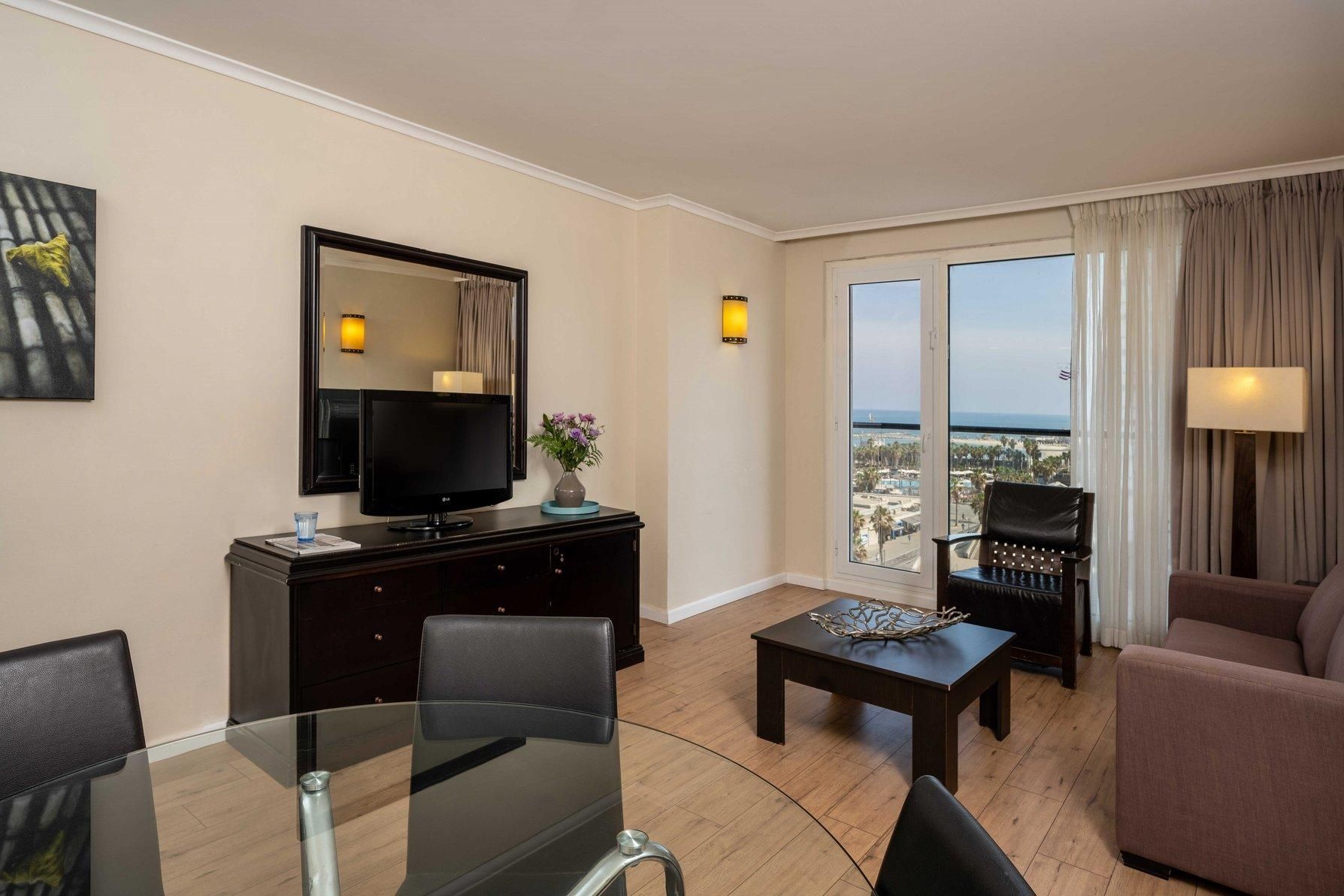 1 Bed Suite Non-Smoking