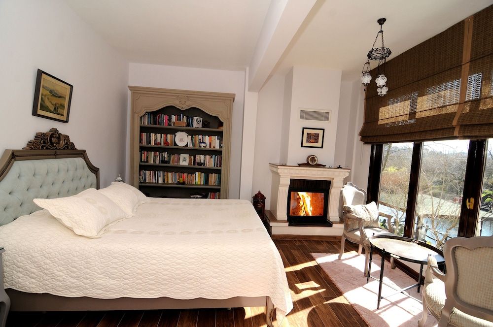 Suite, River View