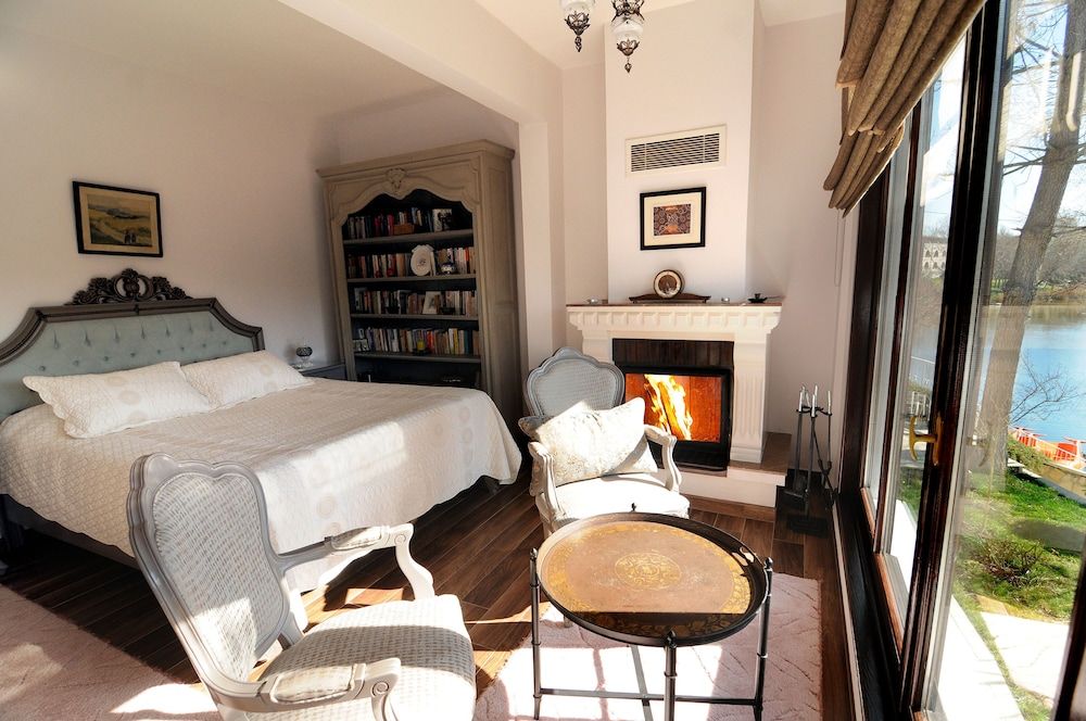 Suite, River View