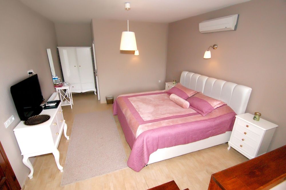 Deluxe Suite, River View