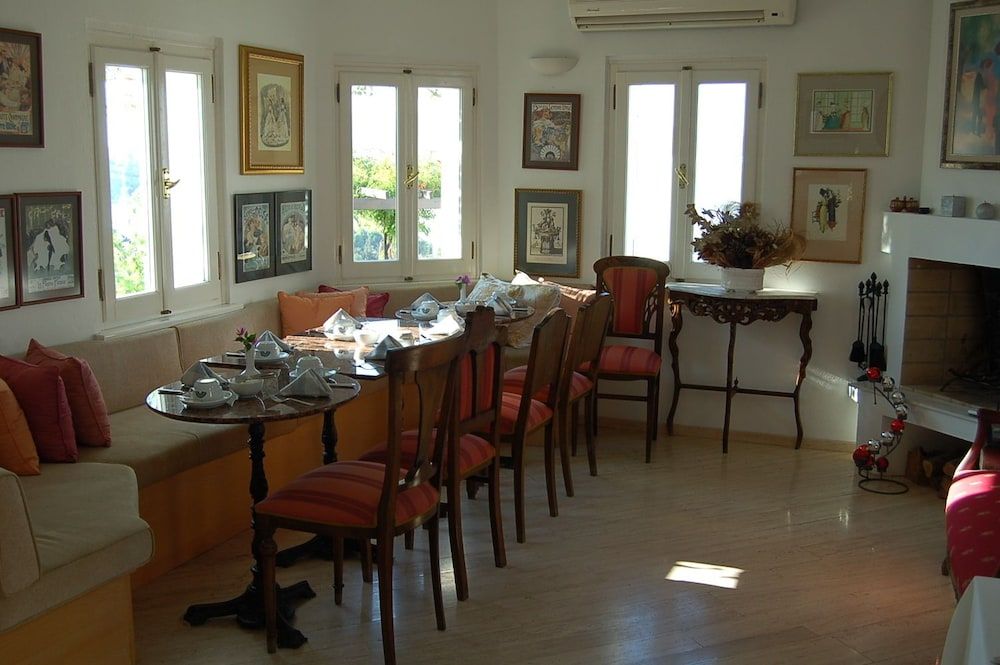 undefined Antique Theatre Hotel 7