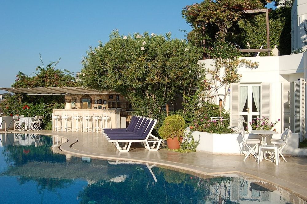 undefined Antique Theatre Hotel 5