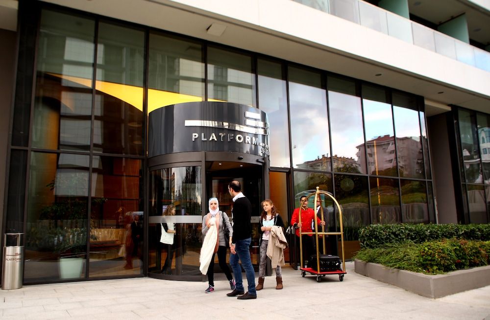 undefined Platform Merter Suites 7