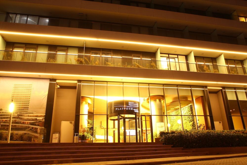 undefined Platform Merter Suites 8