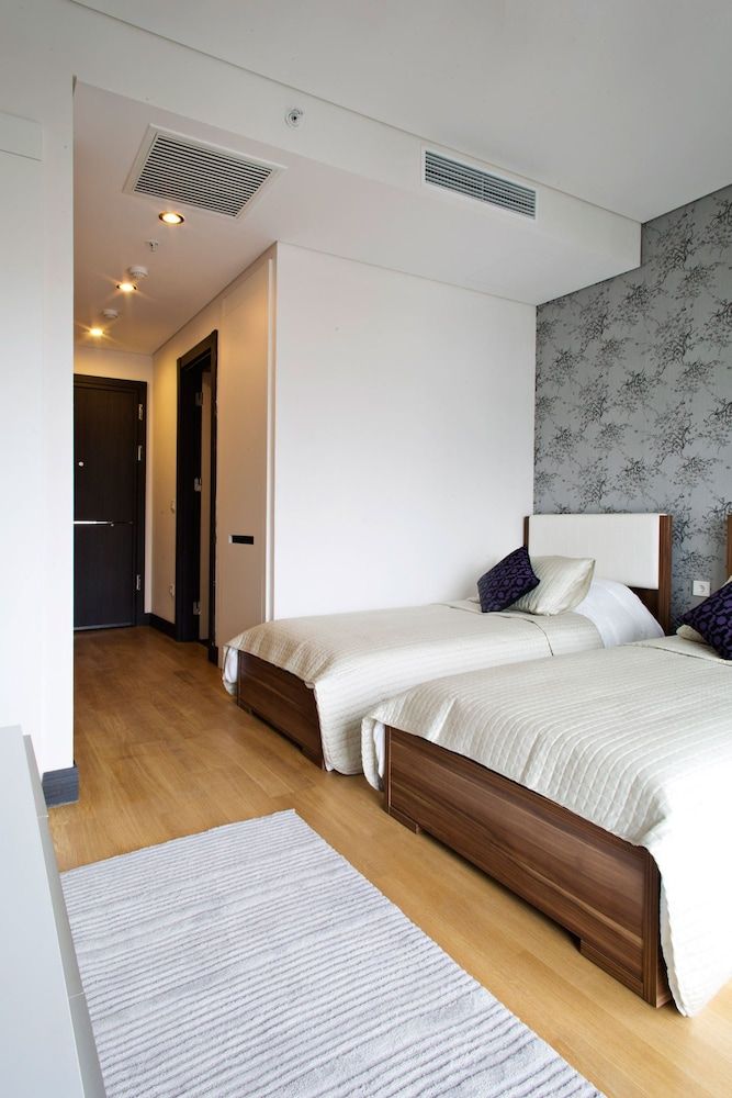 undefined Platform Merter Suites 4