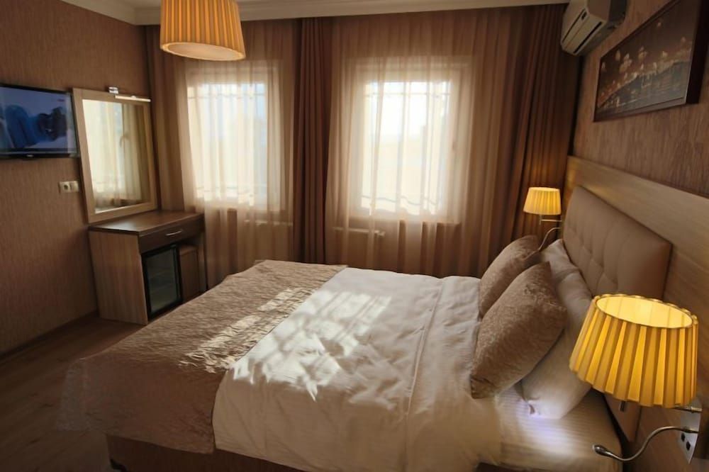 undefined Aya Sergios 2