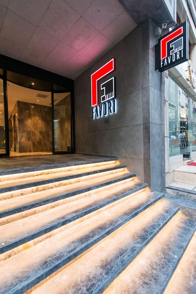 undefined Hotel Favori 5