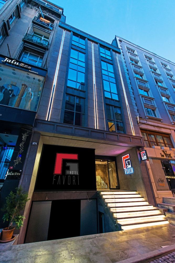 undefined Hotel Favori 3