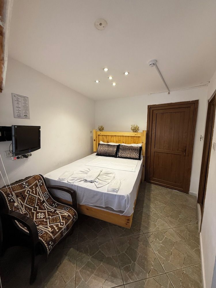 Magnificent Hotel Standard Double Room 3