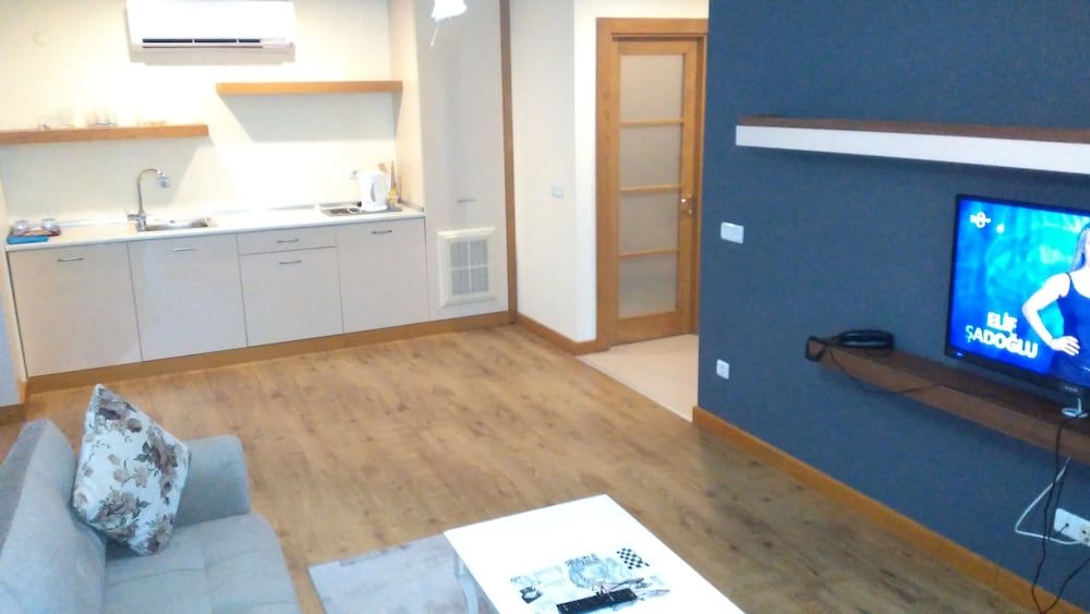 undefined Fly Suites 10