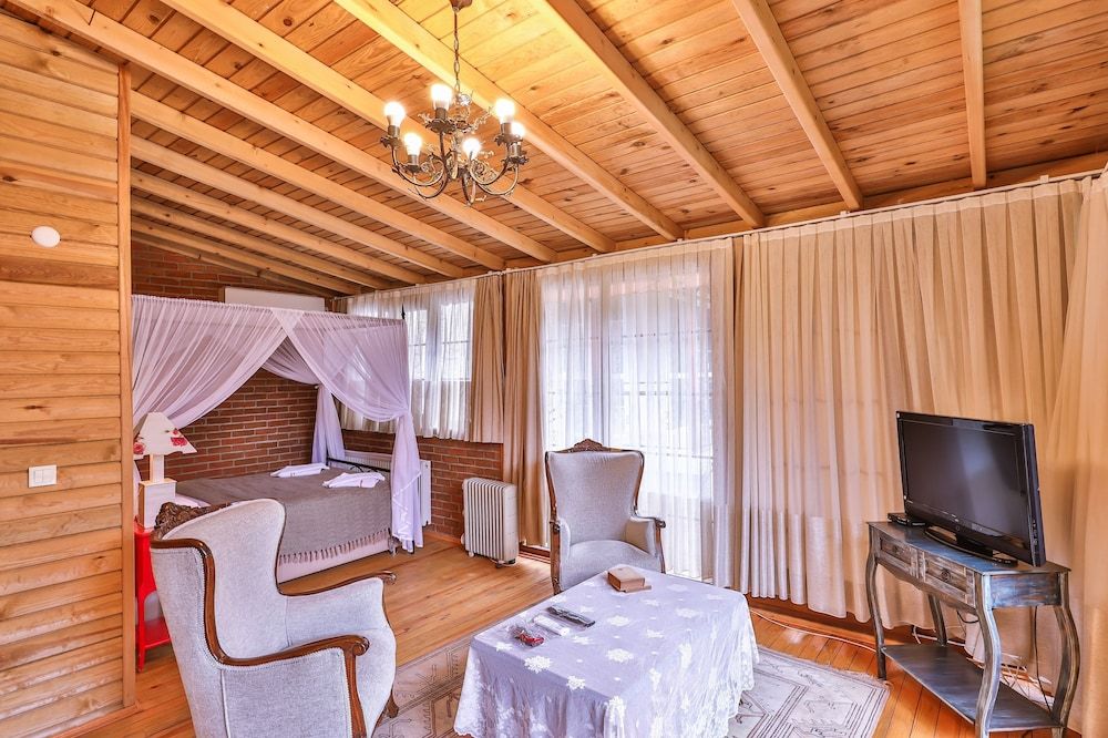 Nehir Manzarali Bungalov