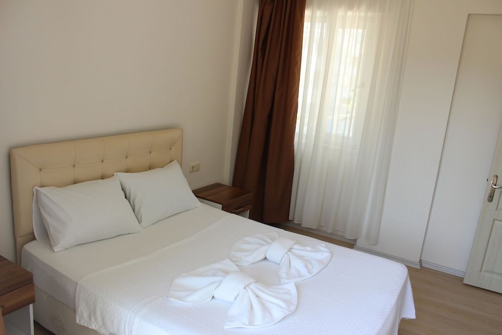 Standard Suite, 1 Bedroom, Kitchen, Pool View