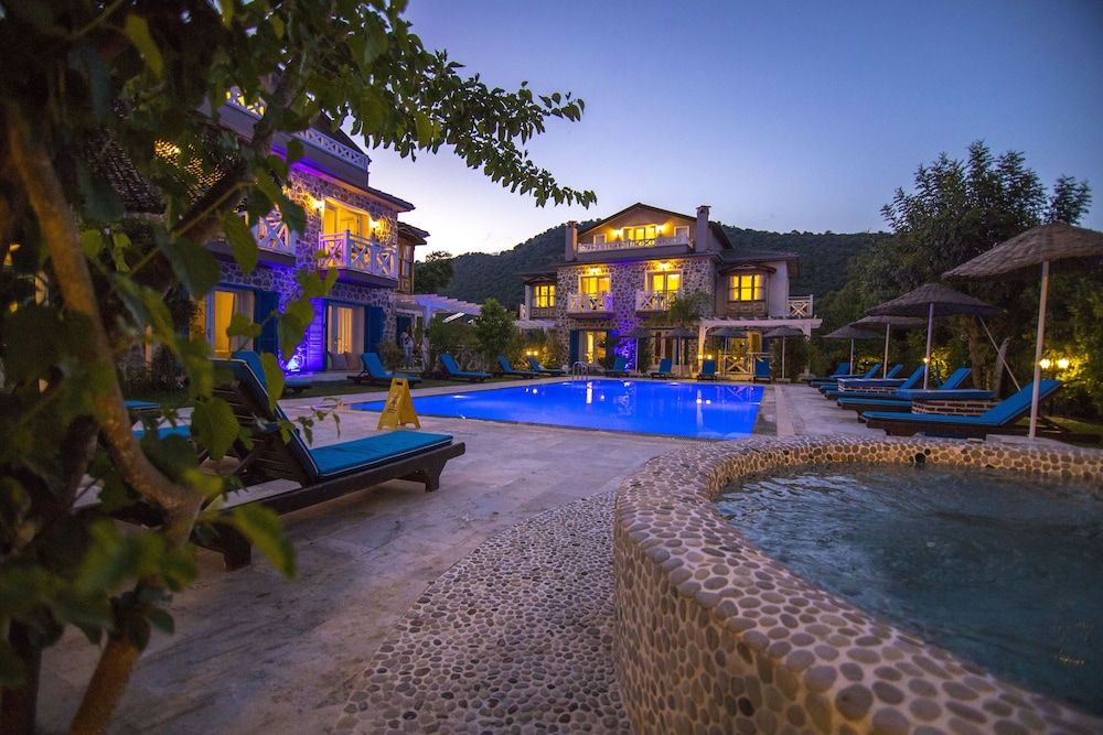 undefined Orino Suites 4