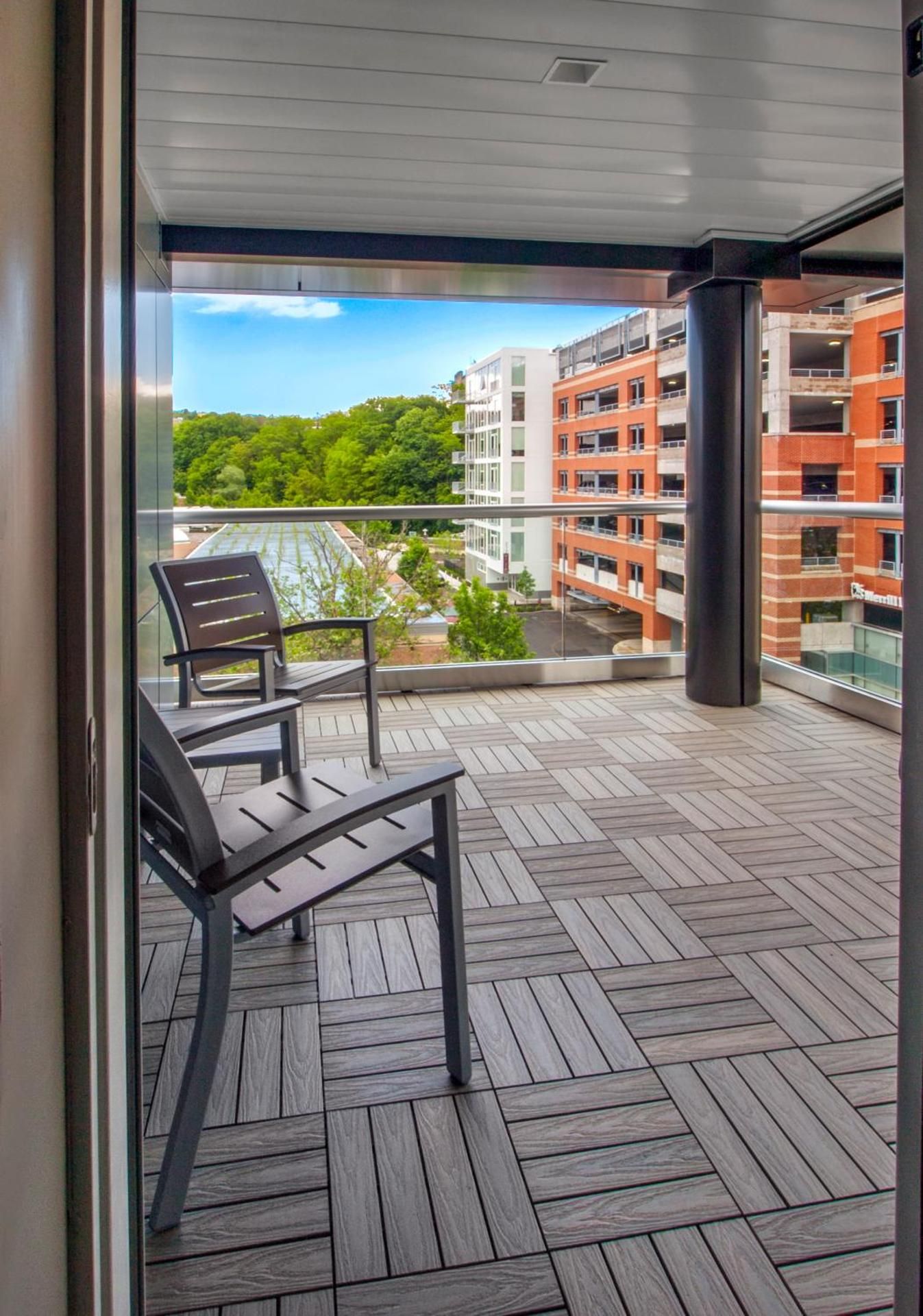 1 King Patio