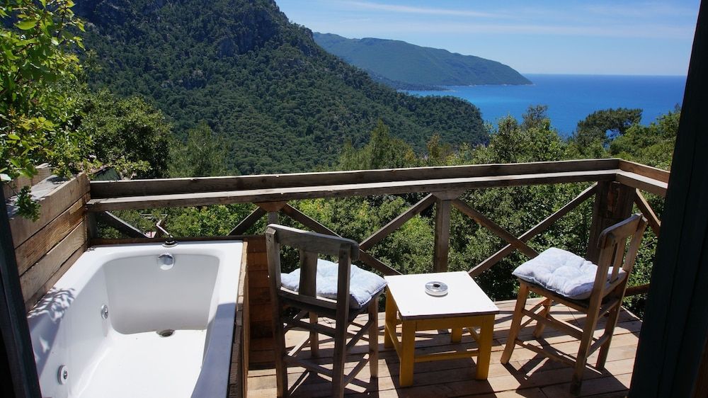 Shiva Camp Deluxe Bungalow, Jetted Tub, Sea View 7