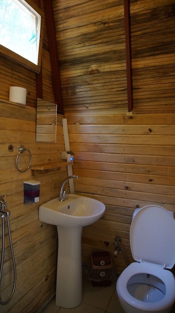 Shiva Camp Deluxe Bungalow, Jetted Tub, Sea View 9