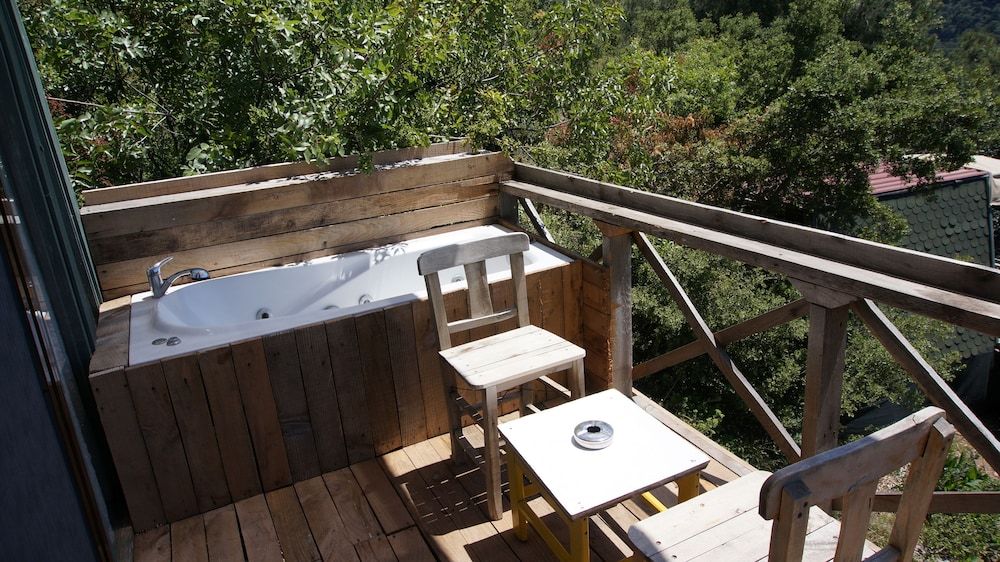 Shiva Camp Deluxe Bungalow, Jetted Tub, Sea View 6