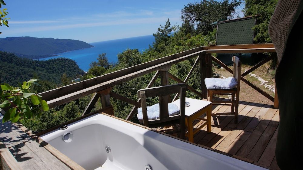 Shiva Camp Deluxe Bungalow, Jetted Tub, Sea View 8