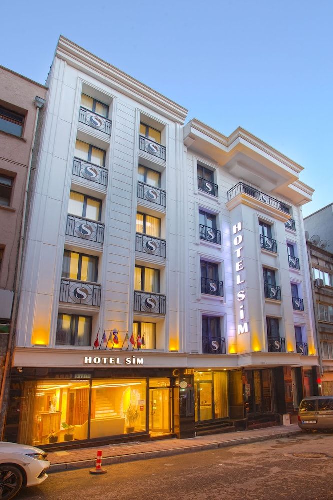 undefined Sim Hotel 8