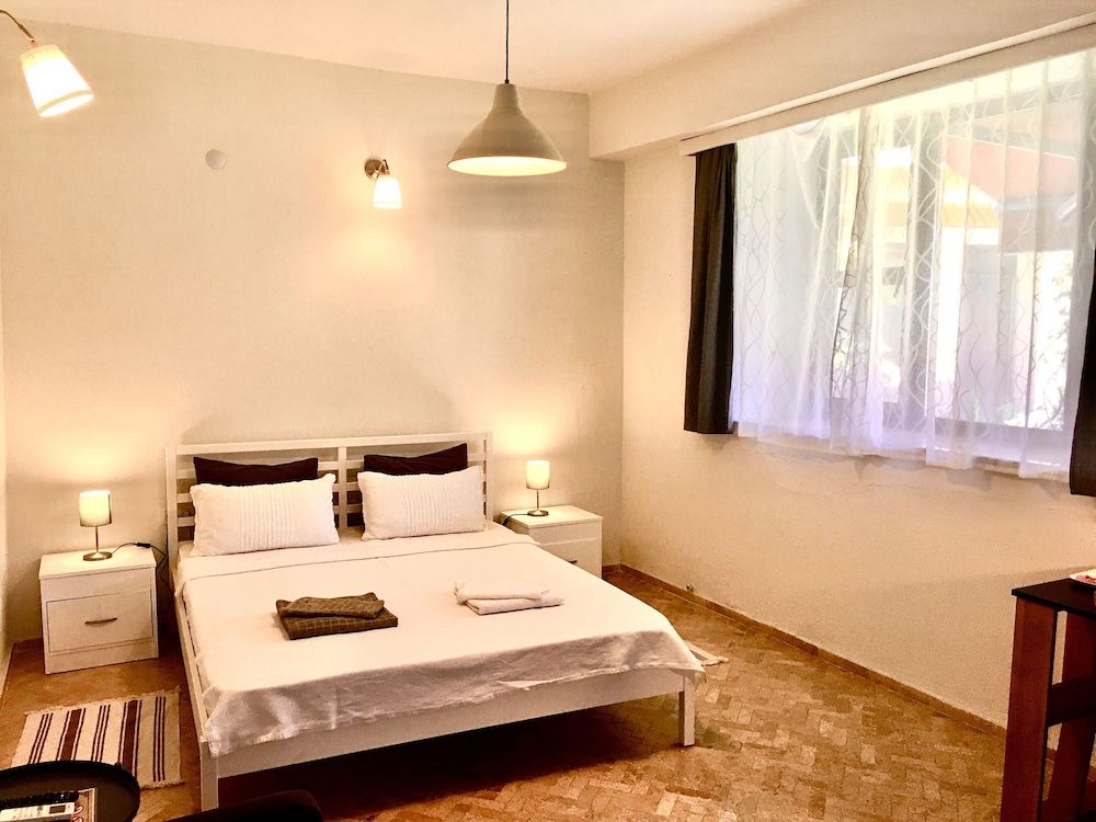 Attalos Suites Hotel Delux Aile Odasi