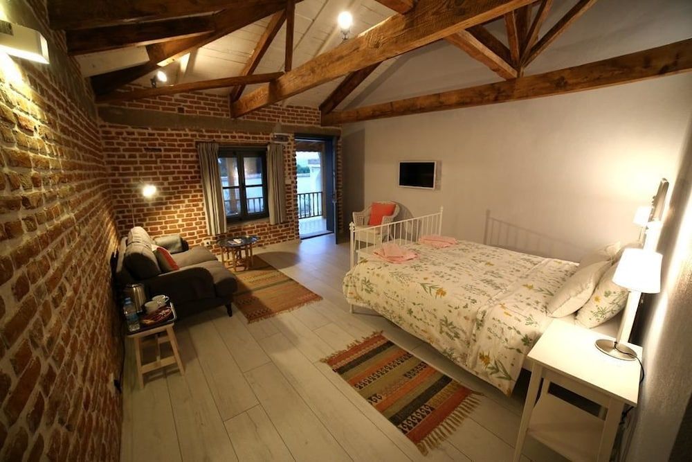 Attalos Suites Hotel Deluxe Double Room, Garden View