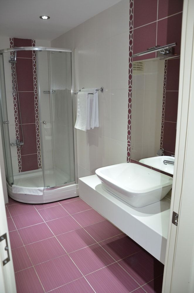 Grand Ahos Hotel & Spa Triple Room 6