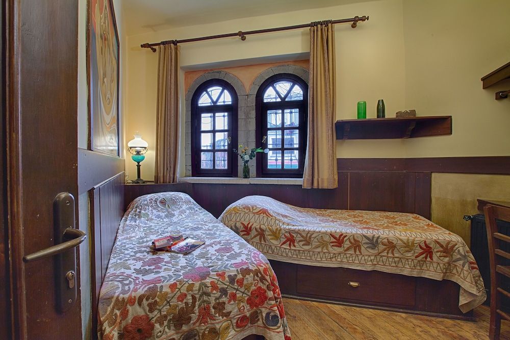 Economy Twin Room