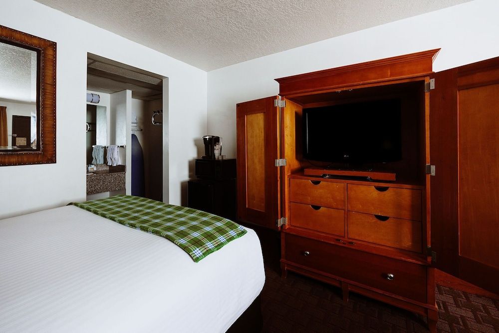 Taos Valley Lodge Standard Room, 2 Queen Beds, Non Smoking (Pet Friendly) 5