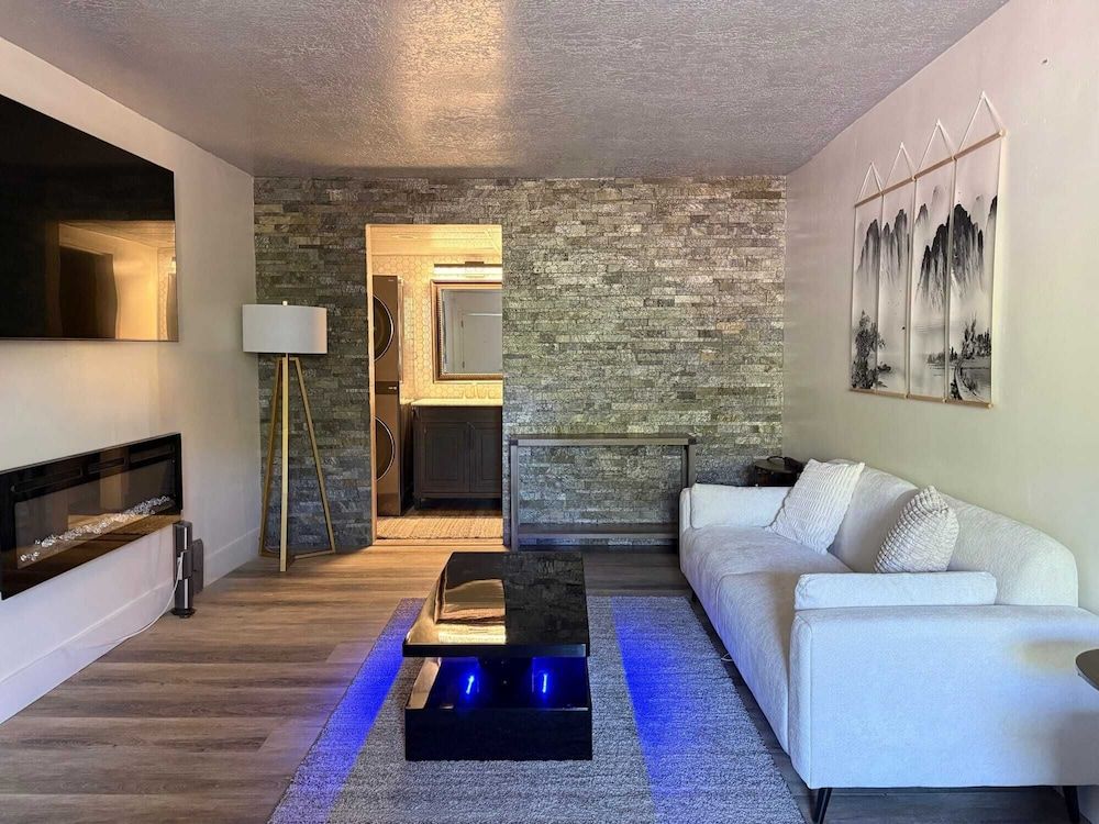 Taos Valley Lodge Classic Suite, 1 Queen Bed 2