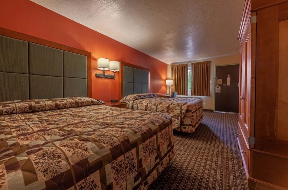 Taos Valley Lodge Standard Room, 2 Queen Beds, Non Smoking (Pet Friendly) 2