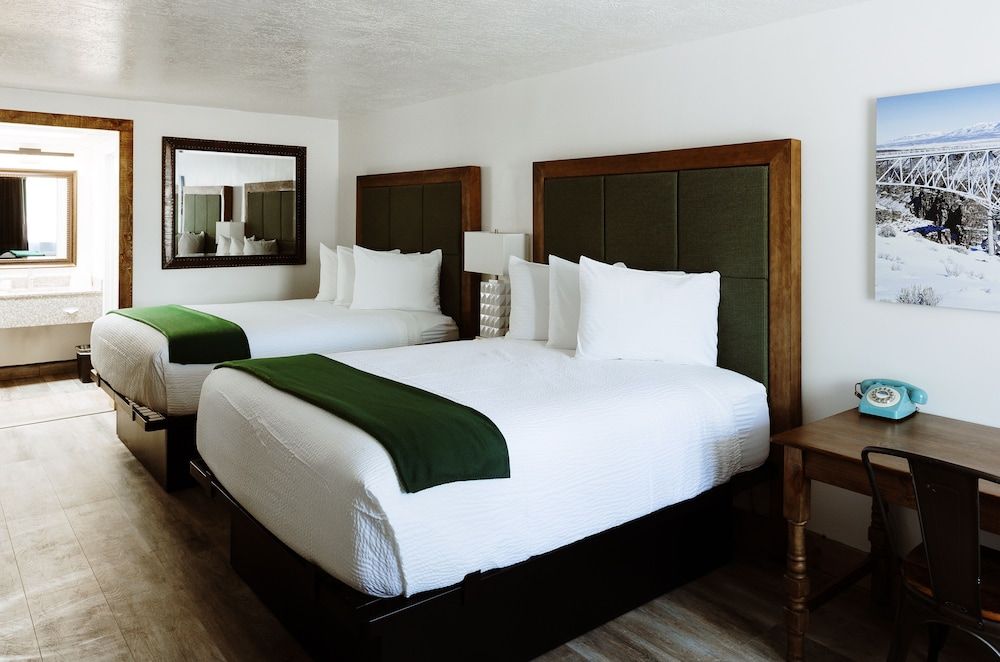 Taos Valley Lodge Deluxe Room (Non-Pet Friendly)