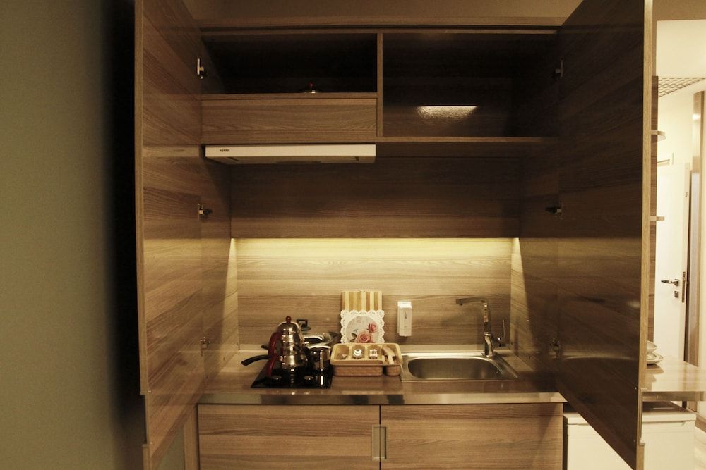 New Suites Deluxe Studio Suite, 1 Bedroom, Smoking 11